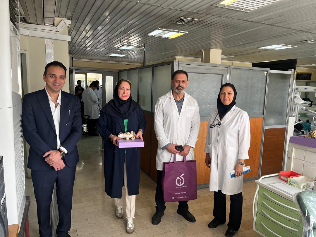 از سمت راست دکتر صفور اصحابی ، دکتر علیرضا عدل و دکتر بهار عشقی در دانشکده دندانپزشکی شیراز